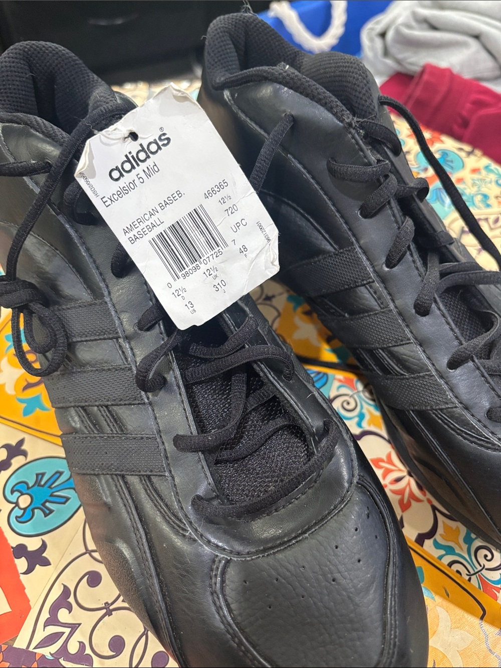 NWT adidas Men’s Black Mid-Top Baseball cleats